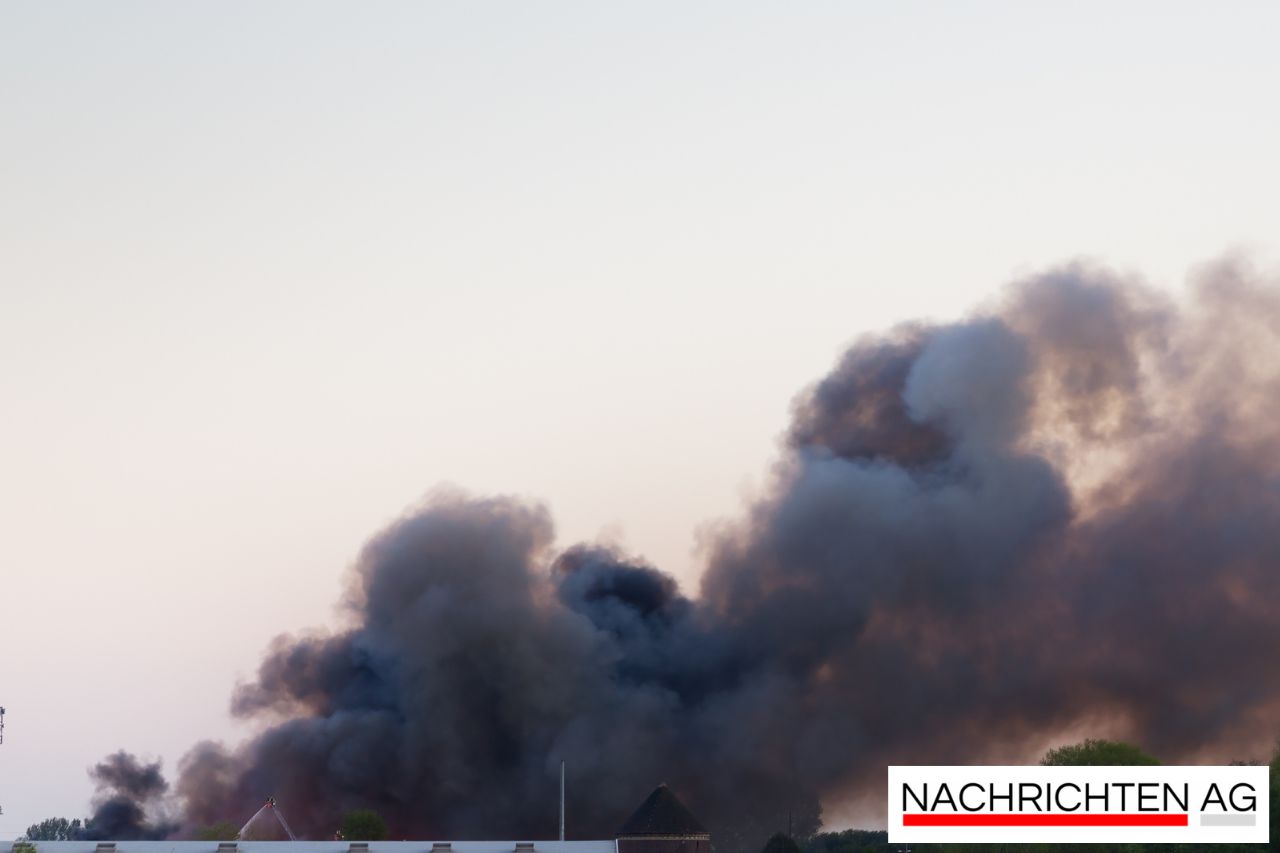 Bauernhof in Leuchtenberg lichterloh: 250 Feuerwehrleute im Einsatz!